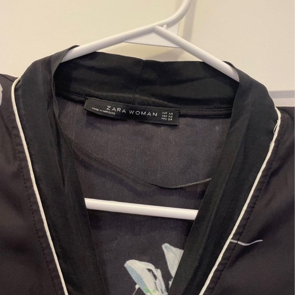 Zara lightweight blouse with silk, XS - Picture 2 of 2